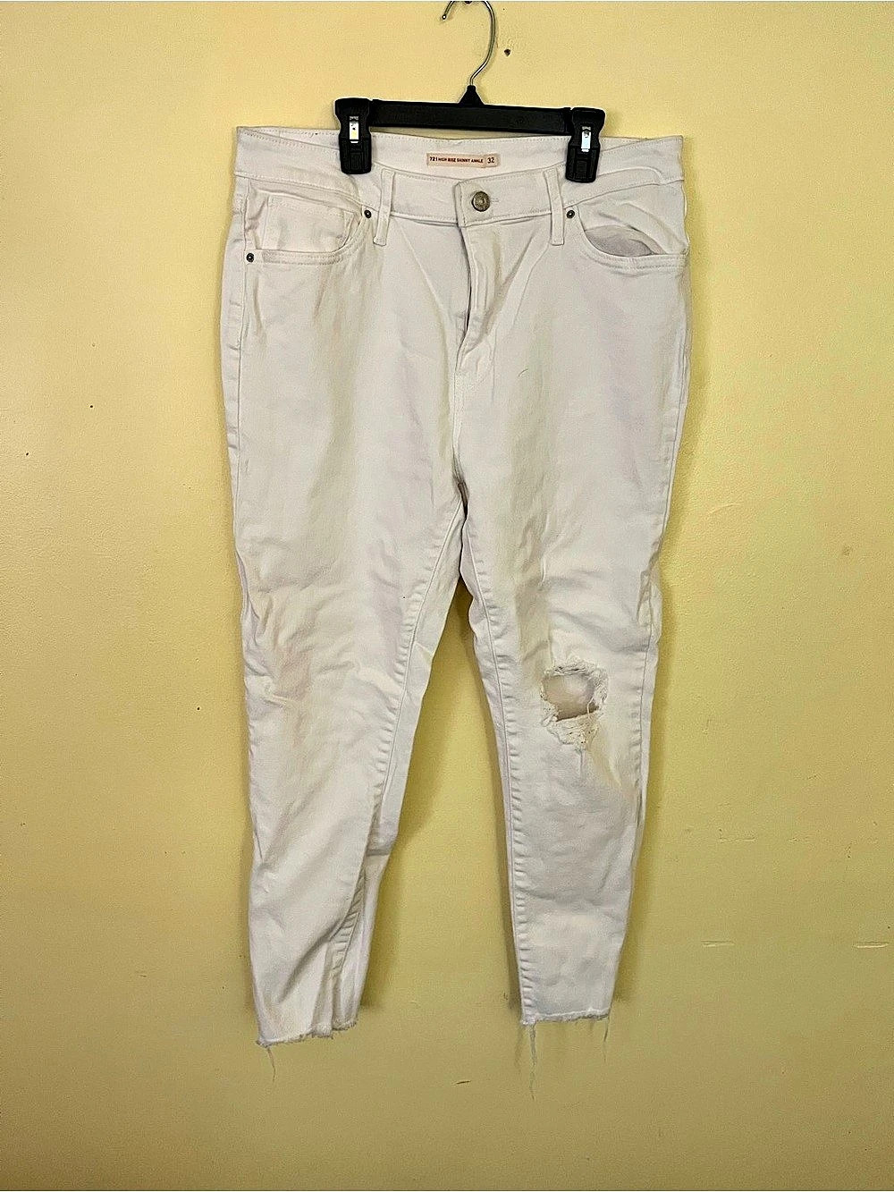 Levi's 721 High Rise Skinny Ankle in White Waist 32